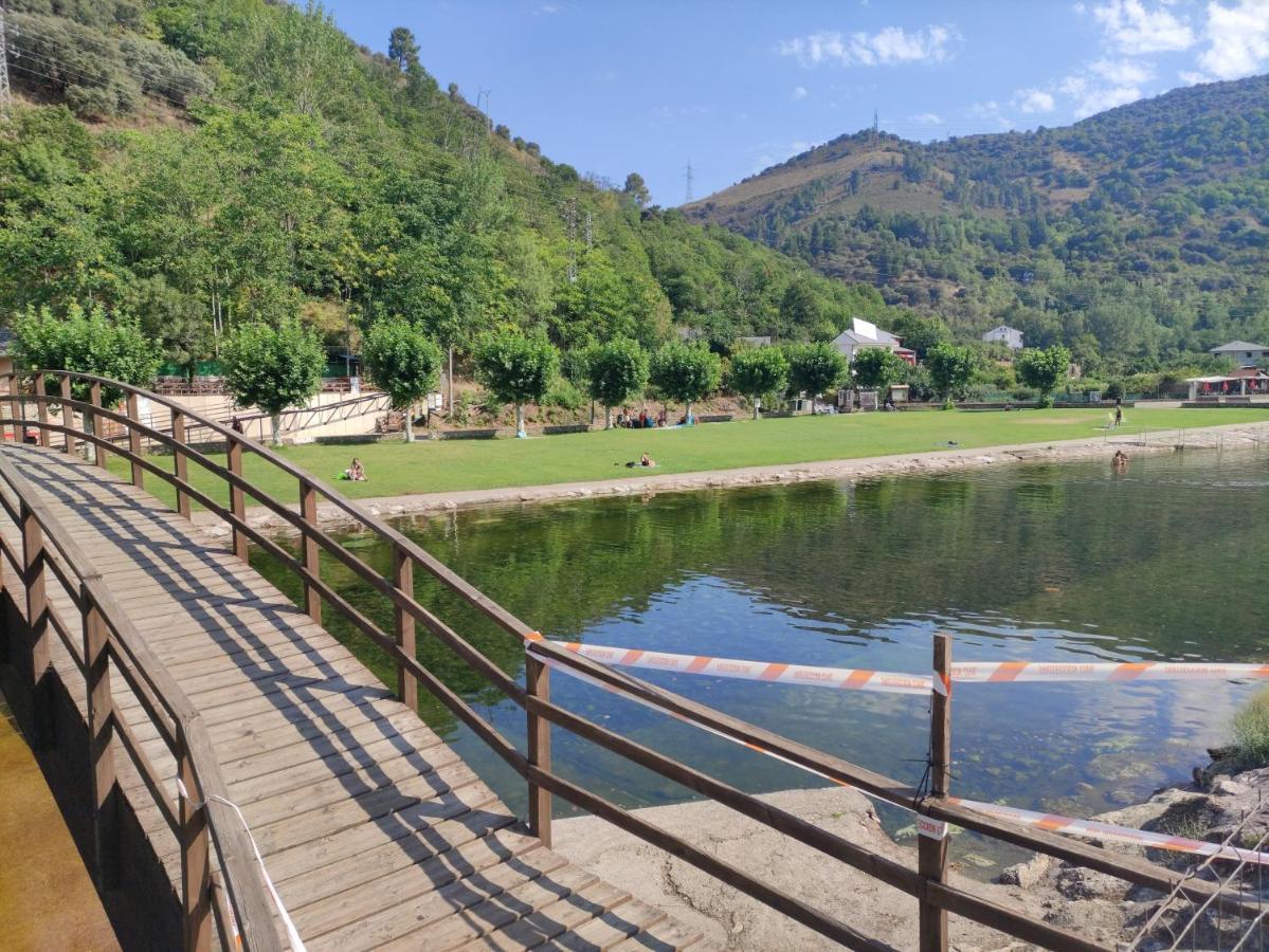Hostal Cruce Villafranca Del Bierzo Exterior foto