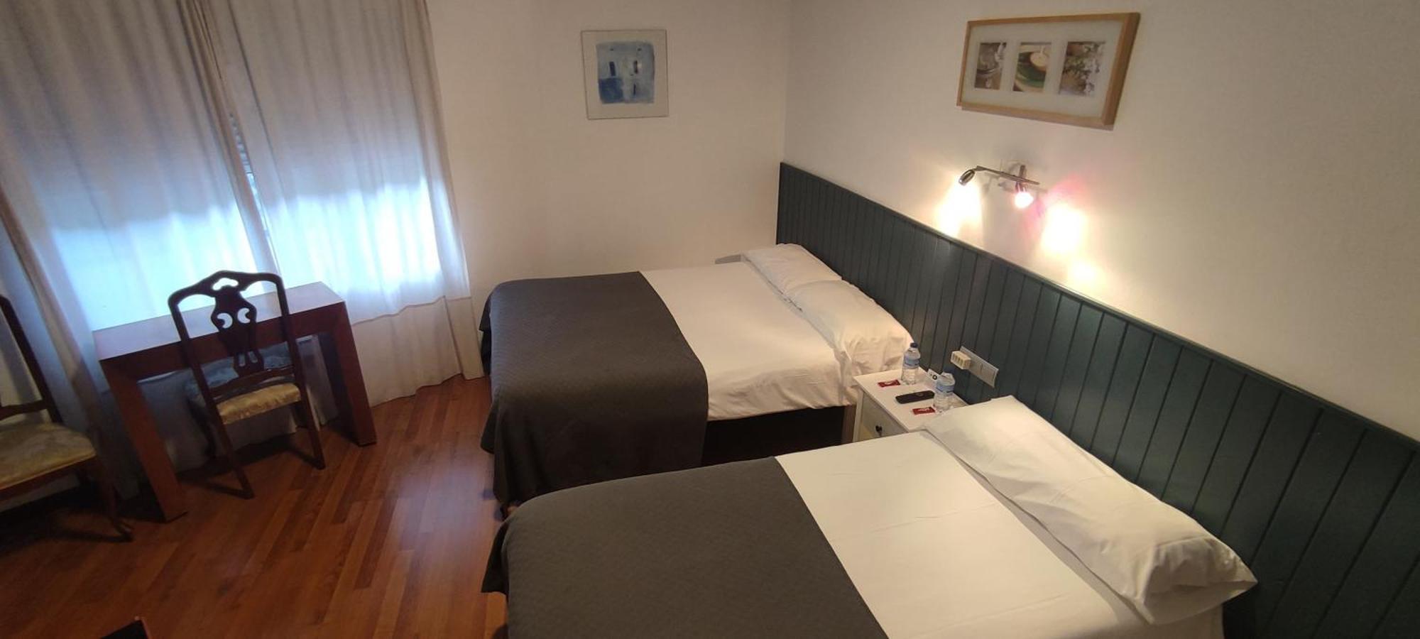 Hostal Cruce Villafranca Del Bierzo Exterior foto