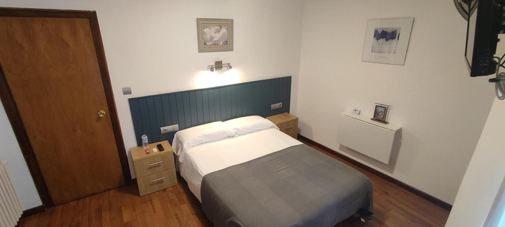 Hostal Cruce Villafranca Del Bierzo Exterior foto