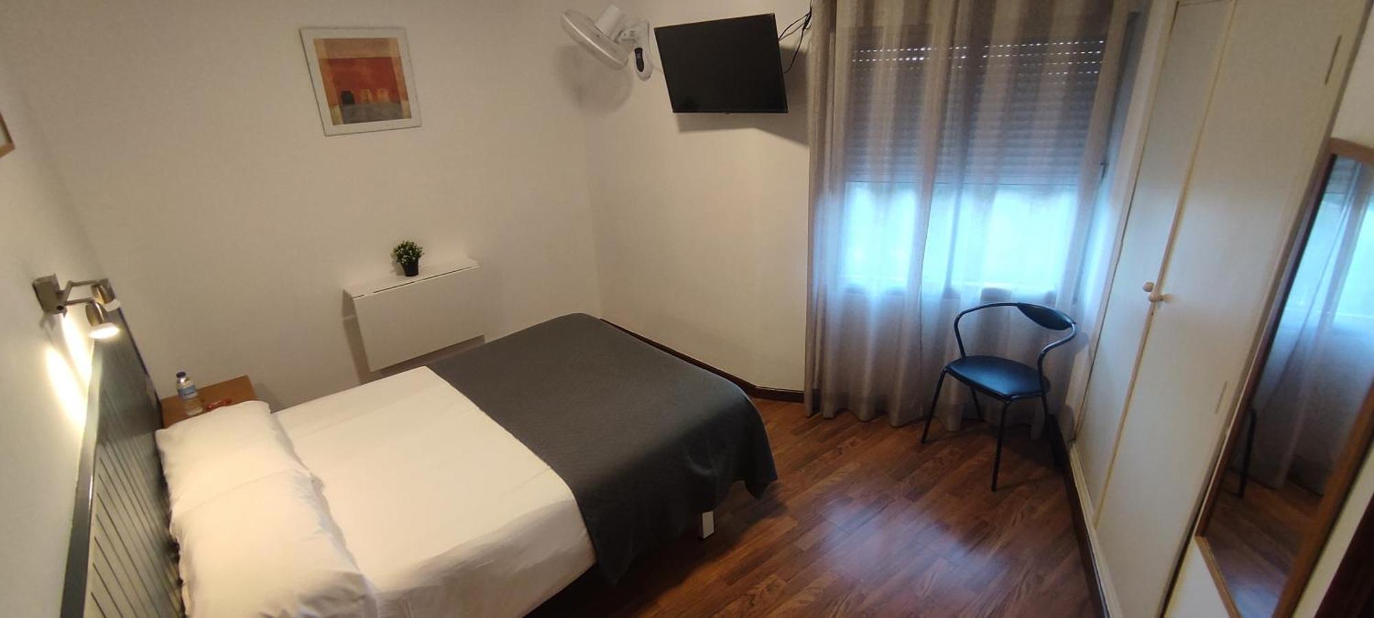 Hostal Cruce Villafranca Del Bierzo Exterior foto