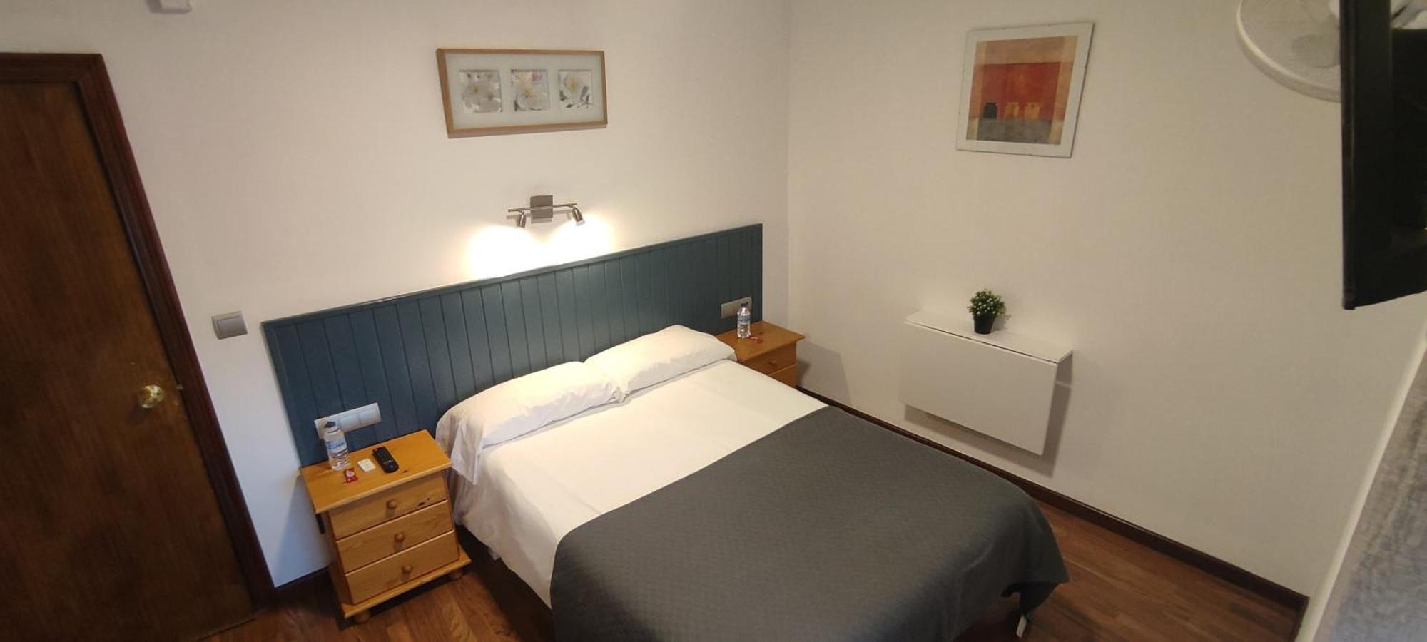 Hostal Cruce Villafranca Del Bierzo Exterior foto